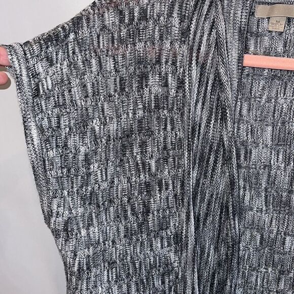 Open front lightweight sweater vest Size Medium - Picture 4 of 9